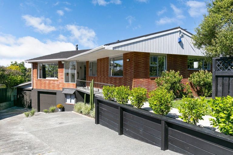Photo of property in 77 Ironside Road, Johnsonville, Wellington, 6037