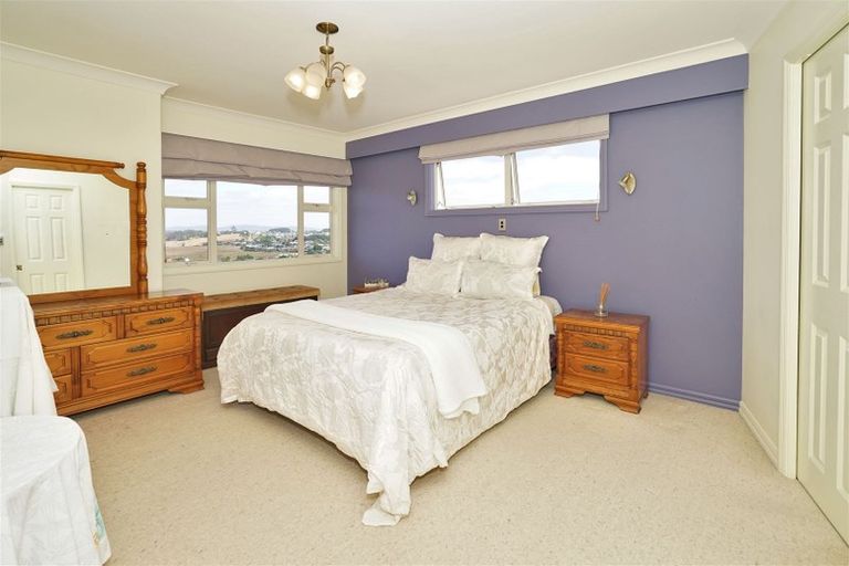 Photo of property in 16 Tironui Terrace, Western Heights, Hamilton, 3200