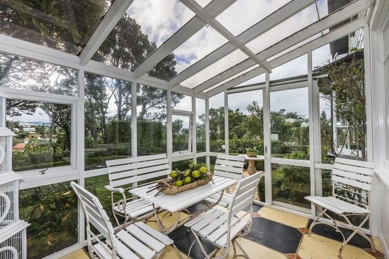 Photo of property in 2 Cluny Avenue, Kelburn, Wellington, 6012