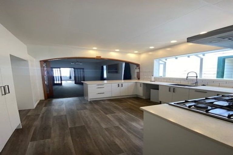 Photo of property in 17 Lawrence Street, Newtown, Wellington, 6021