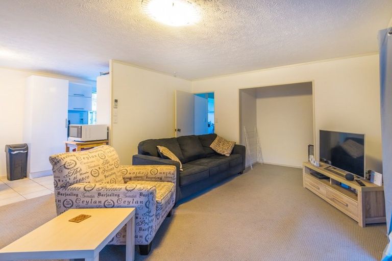 Photo of property in 2/13 Crail Court, Totara Heights, Auckland, 2105