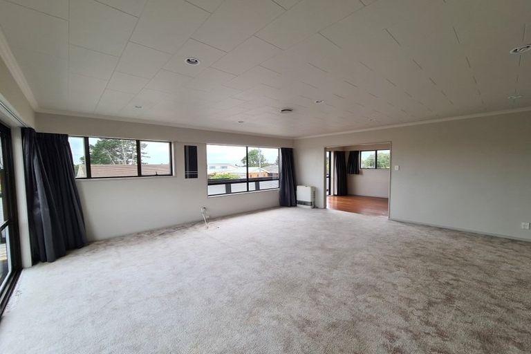 Photo of property in 25 Truby King Street, Merrilands, New Plymouth, 4312