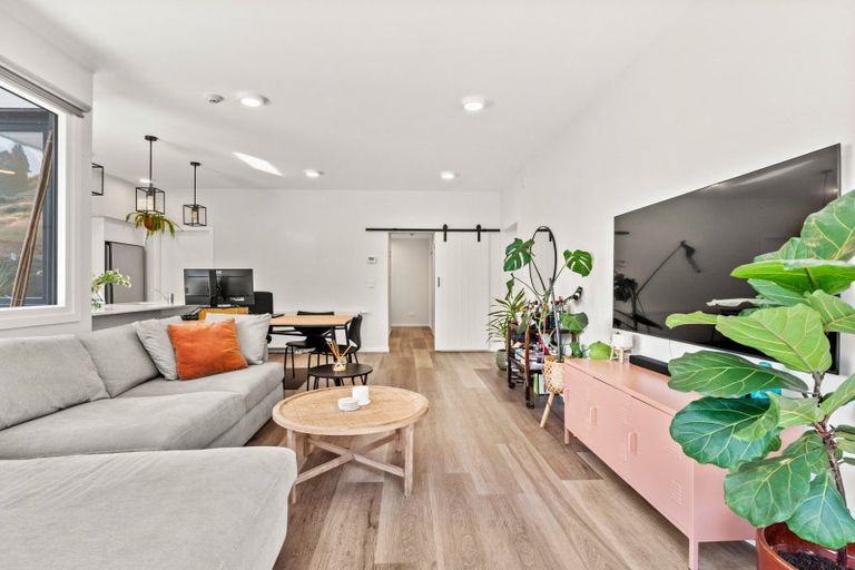 Photo of property in 28/6 George Bullen Lane, Arthurs Point, Queenstown, 9371