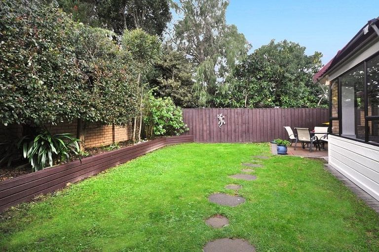 Photo of property in 1/20 Seneca Court, Golflands, Auckland, 2013