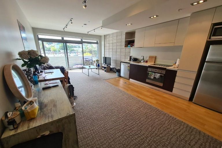 Photo of property in Masina Apartments, 111/80 Riddiford Street, Newtown, Wellington, 6021