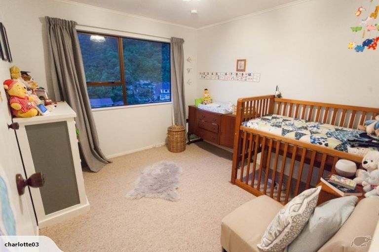 Photo of property in 24 Percy Dyett Drive, Karori, Wellington, 6012