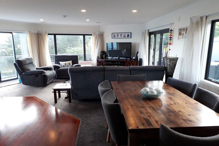 Photo of property in 129 Nicholson Road, Khandallah, Wellington, 6035