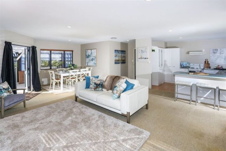 Photo of property in 1/11 Harrington Avenue, Pukekohe, 2120