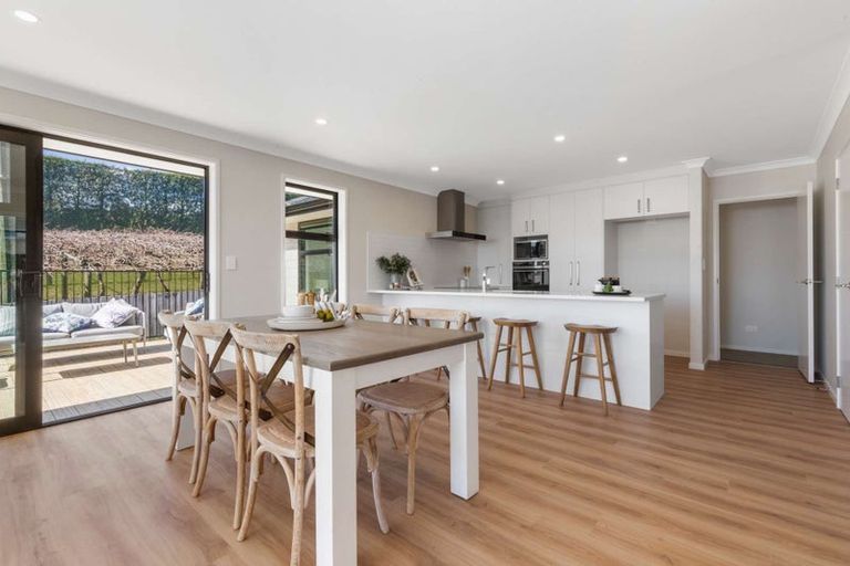Photo of property in 16 Sam Heywood Place, Pyes Pa, Tauranga, 3112