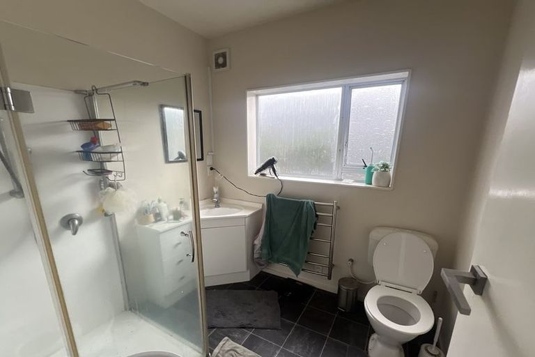 Photo of property in 9 Memorial Avenue, Ilam, Christchurch, 8053