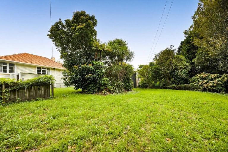 Photo of property in 5 Glenpark Avenue, Westown, New Plymouth, 4310