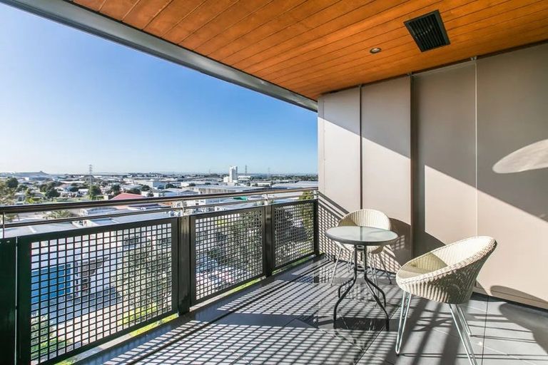 Photo of property in 403/64 Victoria Street, Onehunga, Auckland, 1061