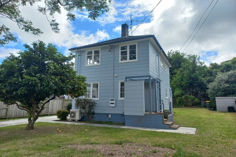 Photo of property in 48 Banbury Crescent, Fairfield, Hamilton, 3214