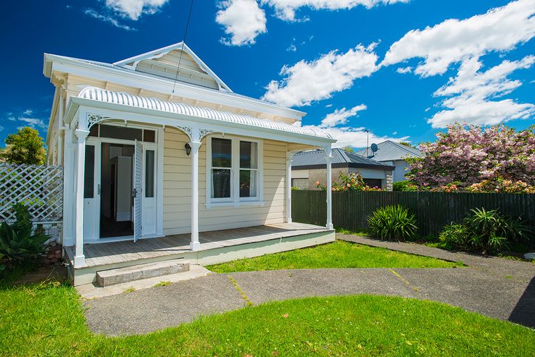 Photo of property in 100 Ormond Road, Whataupoko, Gisborne, 4010