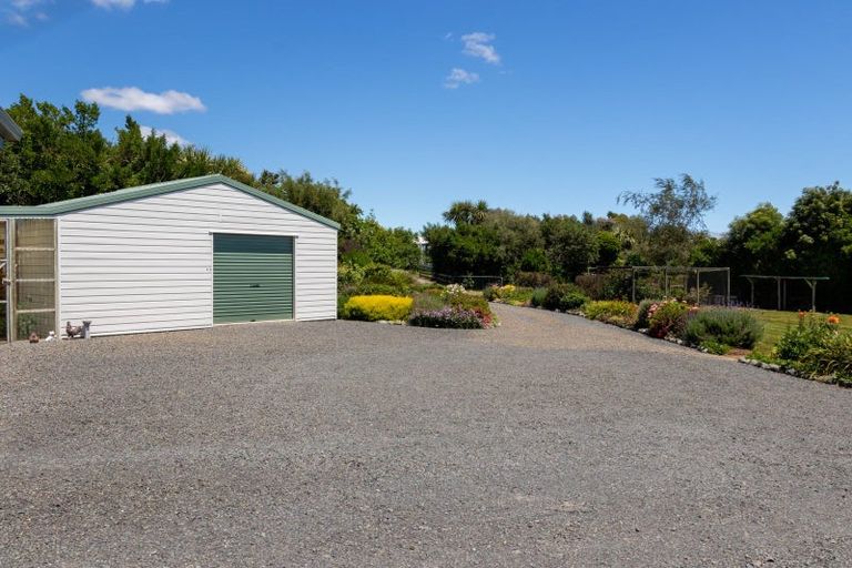 Photo of property in 33 Ketemaringi Way, Manakau, Levin, 5573