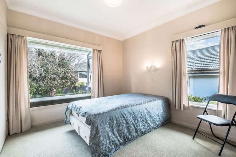 Photo of property in 314 East Coast Road, Forrest Hill, Auckland, 0620