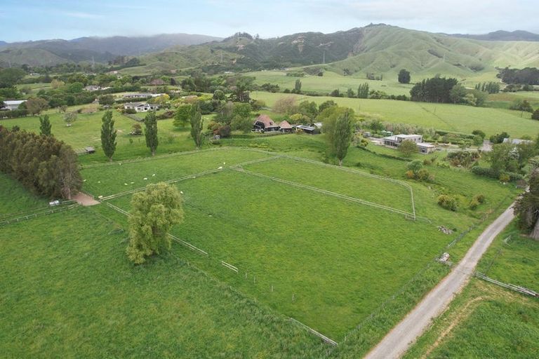 Photo of property in 45 Ringawhati Road, Otaki, 5583