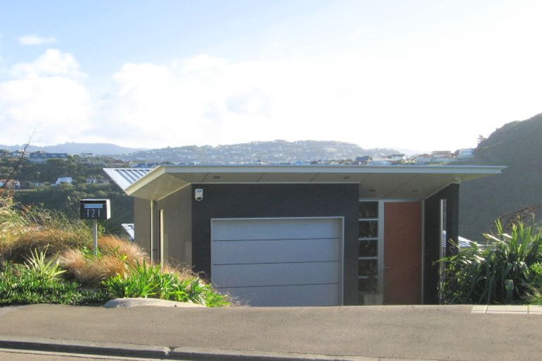 Photo of property in 121 Nevay Road, Miramar, Wellington, 6022