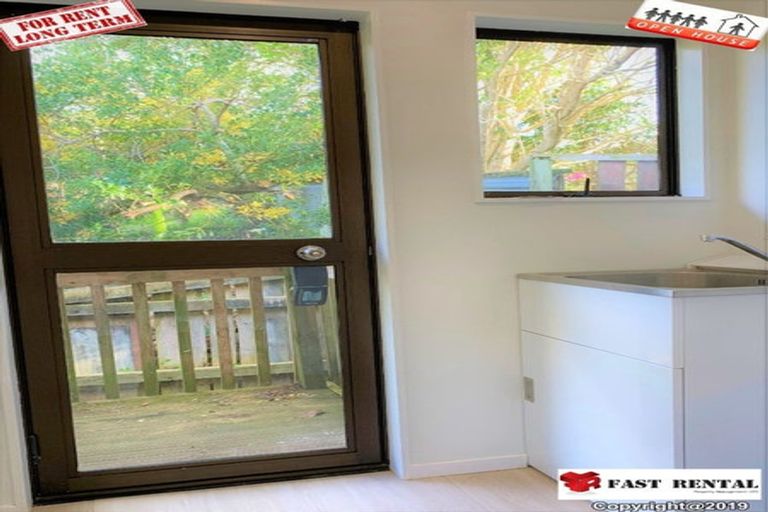 Photo of property in 16 Arde Place, Massey, Auckland, 0614