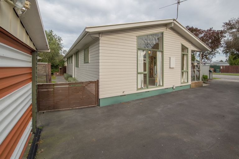 Photo of property in 48 Orrick Crescent, Avondale, Christchurch, 8061