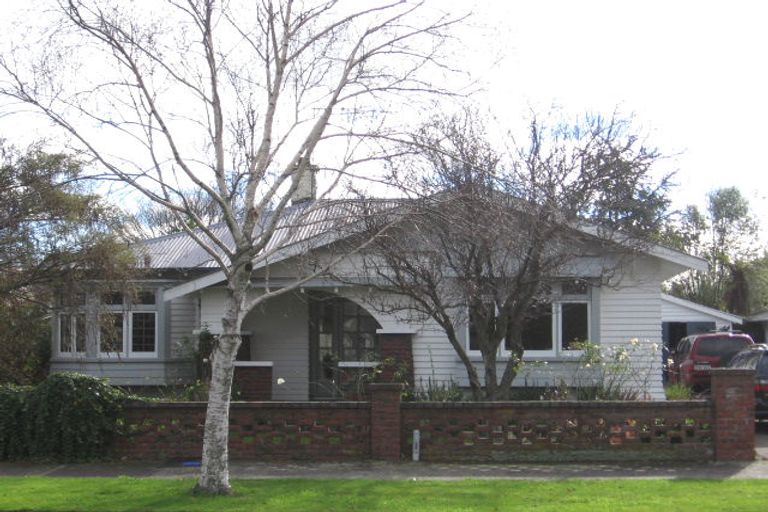 Photo of property in 17 Argyle Avenue, Takaro, Palmerston North, 4410