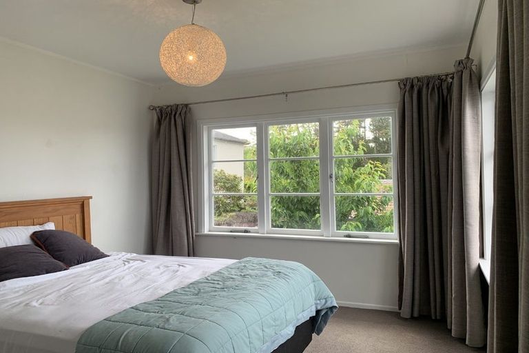 Photo of property in 1/38 Eastglen Road, Glen Eden, Auckland, 0602