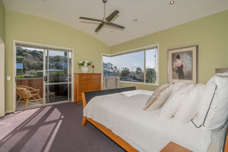 Photo of property in 17 Hahei Beach Road, Hahei, Whitianga, 3591