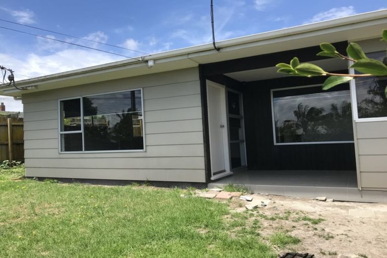 Photo of property in 1/14 Amberley Avenue, Te Atatu South, Auckland, 0610