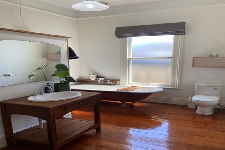 Photo of property in 11 Strickland Street, Sydenham, Christchurch, 8023