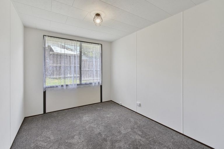Photo of property in 2/8 Nearco Street, Randwick Park, Auckland, 2105