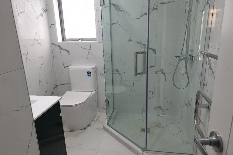 Photo of property in 87d Sturges Road, Henderson, Auckland, 0612