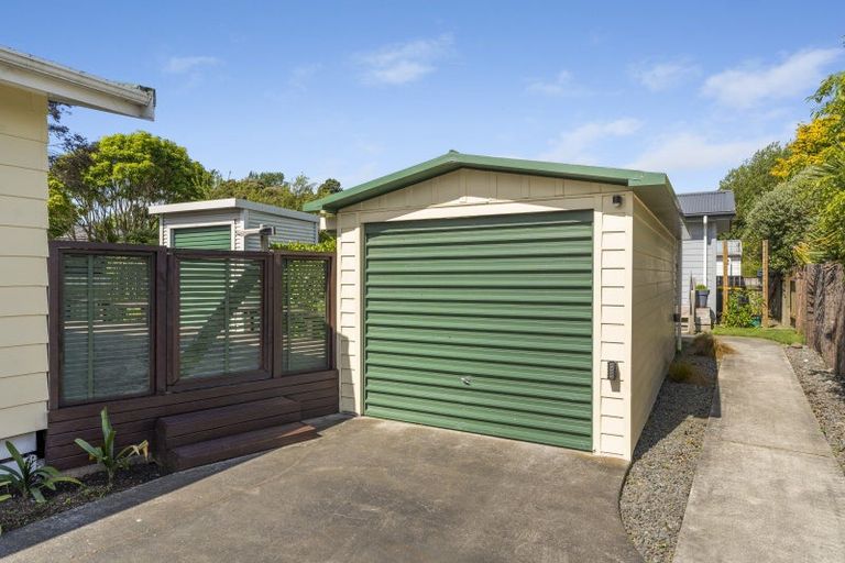 Photo of property in 175 Te Moana Road, Waikanae, 5036