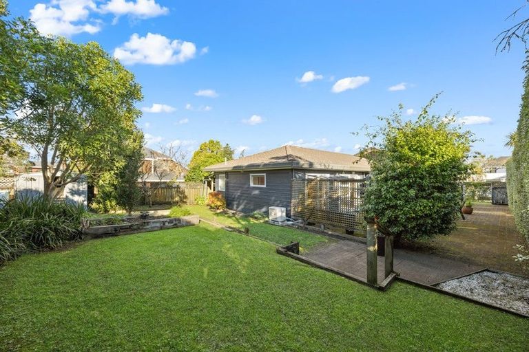 Photo of property in 15 Glucina Avenue, West Harbour, Auckland, 0618