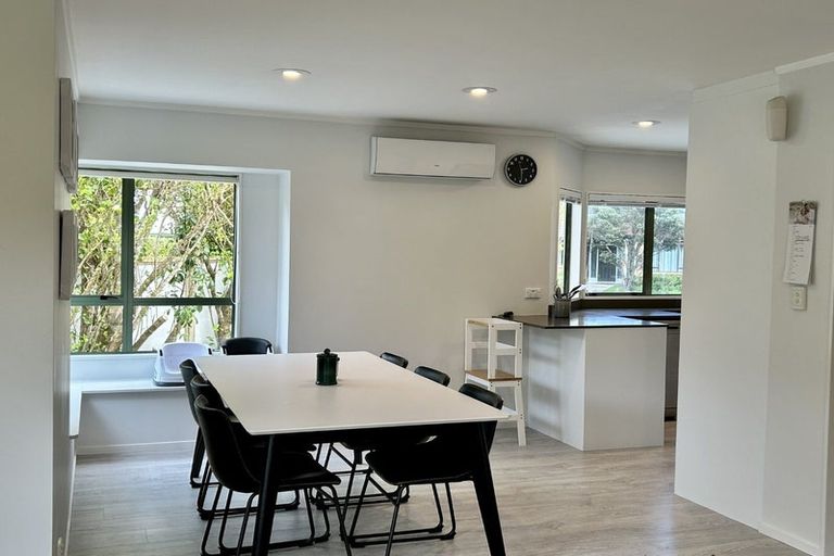 Photo of property in 8 Lingard Grove, Brooklyn, Wellington, 6021