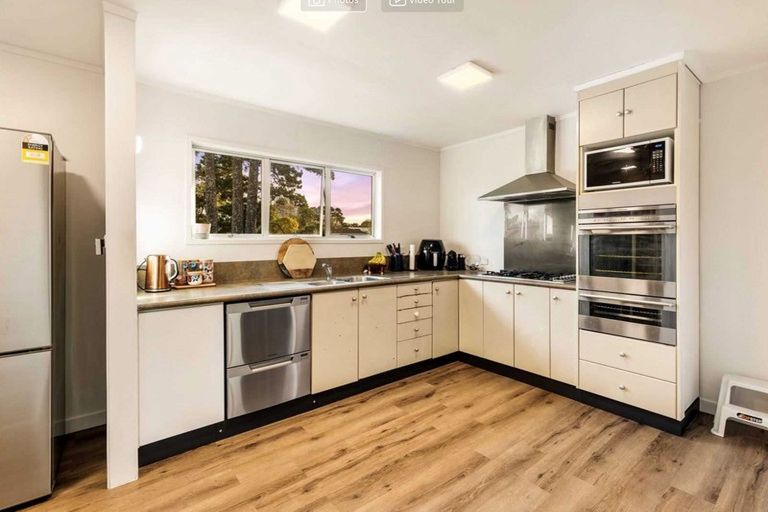 Photo of property in 93 Oreil Avenue, West Harbour, Auckland, 0618