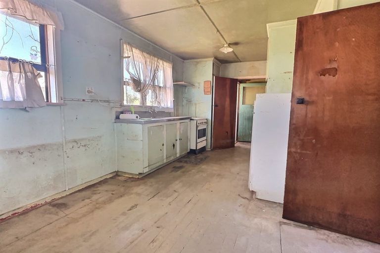 Photo of property in 77 Hillary Crescent, Maraenui, Napier, 4110