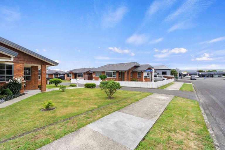 Photo of property in 6 Surrey Lane, Levin, 5510