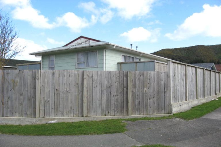 Photo of property in 331 Wellington Road, Wainuiomata, Lower Hutt, 5014