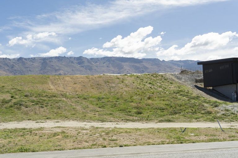 Photo of property in 55 Stratford Drive, Mount Pisa, Cromwell, 9383