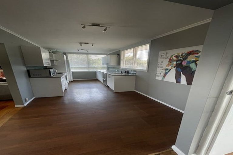 Photo of property in 1/48 Matipo Road, Mairangi Bay, Auckland, 0630