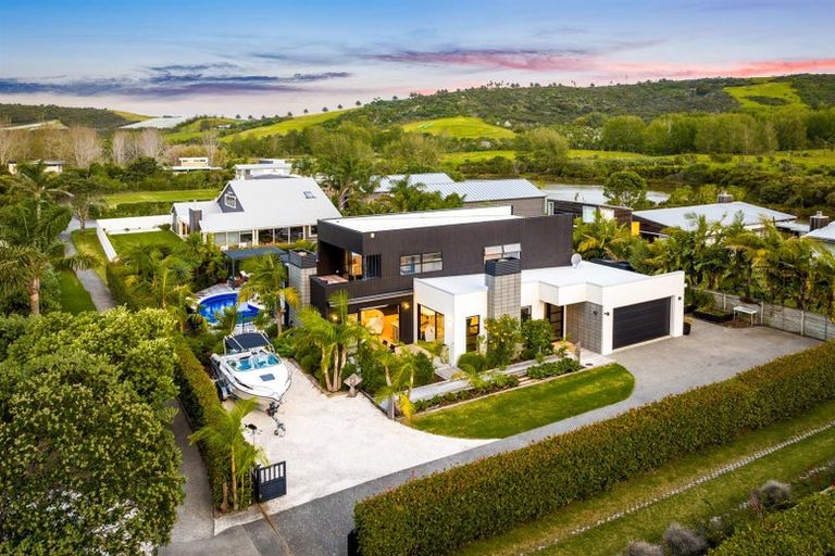 Photo of property in 243 Mangatawhiri Road, Omaha, Warkworth, 0986