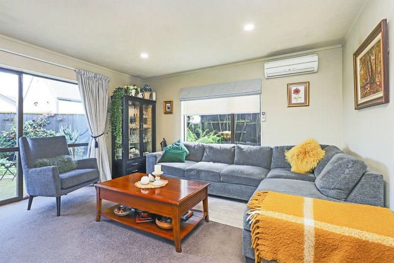 Photo of property in 12 Railey Place, Greenmeadows, Napier, 4112