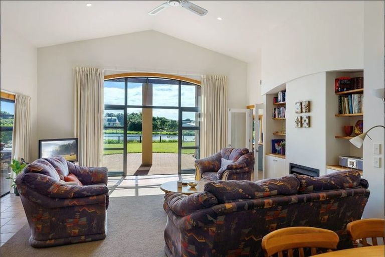 Photo of property in 7 Marewa Place, Waikanae Beach, Waikanae, 5036