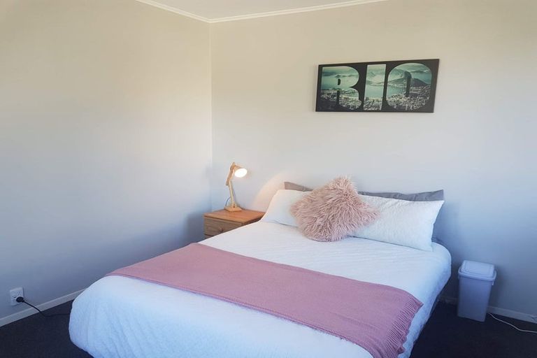 Photo of property in 18 Owhiti Street, Titahi Bay, Porirua, 5022