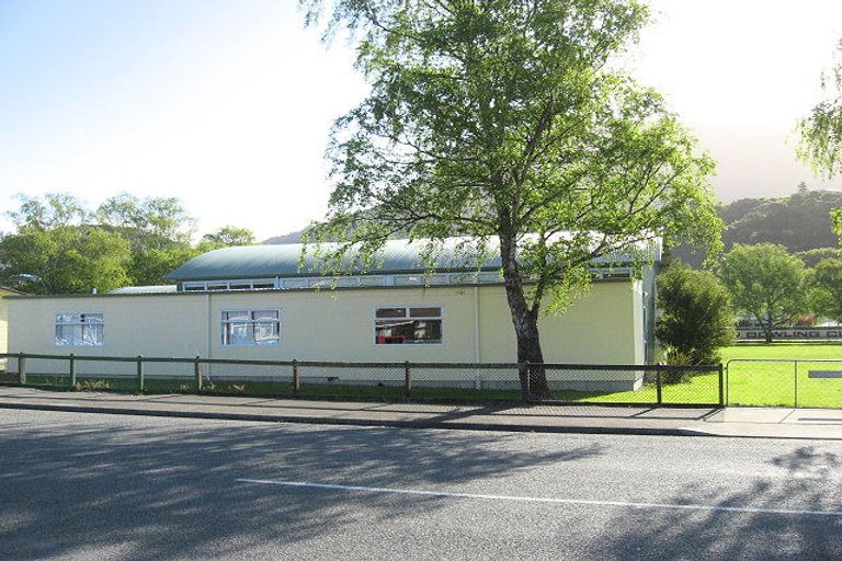 Photo of property in 21 York Street, Picton, 7220