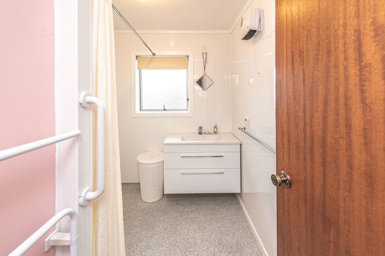 Photo of property in 2b Porritt Street, Saint Johns Hill, Whanganui, 4500