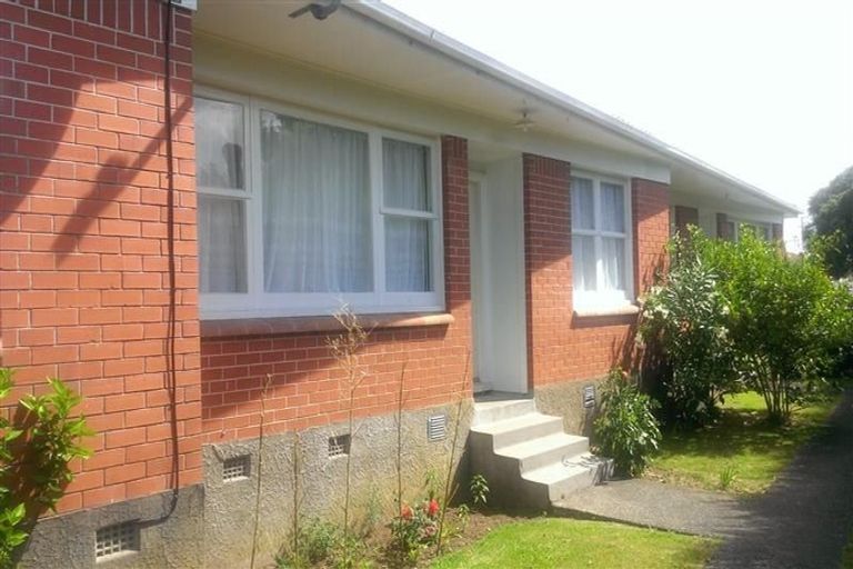 Photo of property in 1/42-44 Opaheke Road, Opaheke, Papakura, 2113