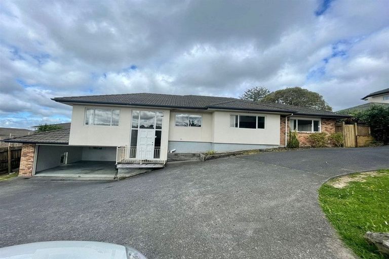 Photo of property in 9 Birchlea Rise, Goodwood Heights, Auckland, 2105