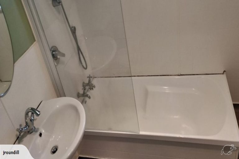 Photo of property in 18 Homedale Road, Wainuiomata, Lower Hutt, 5014