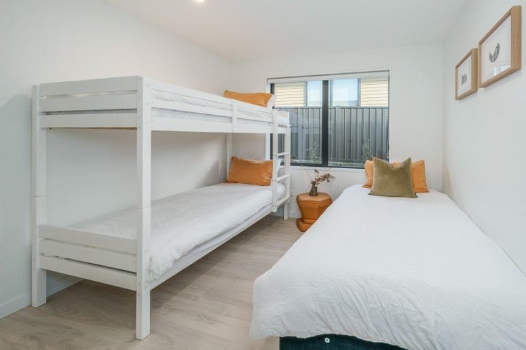 Photo of property in 10 Scurr Terrace, Wanaka, 9305